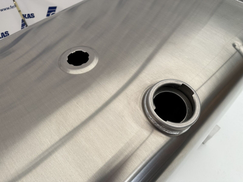 MAN - Depósito de combustible para Camión: foto 4 MAN - Depósito de combustible para Camión: foto 4