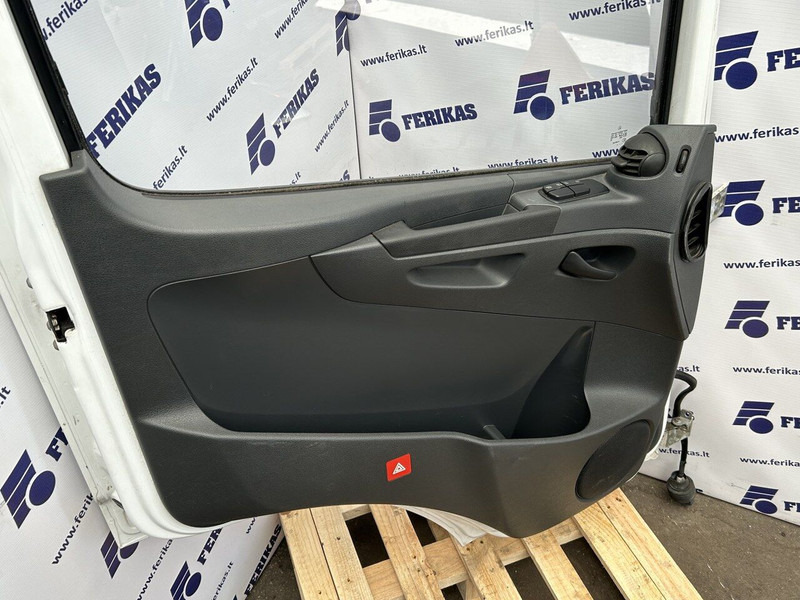 Mercedes-Benz left side doors - Puerta y piezas para Camión: foto 5 Mercedes-Benz left side doors - Puerta y piezas para Camión: foto 5