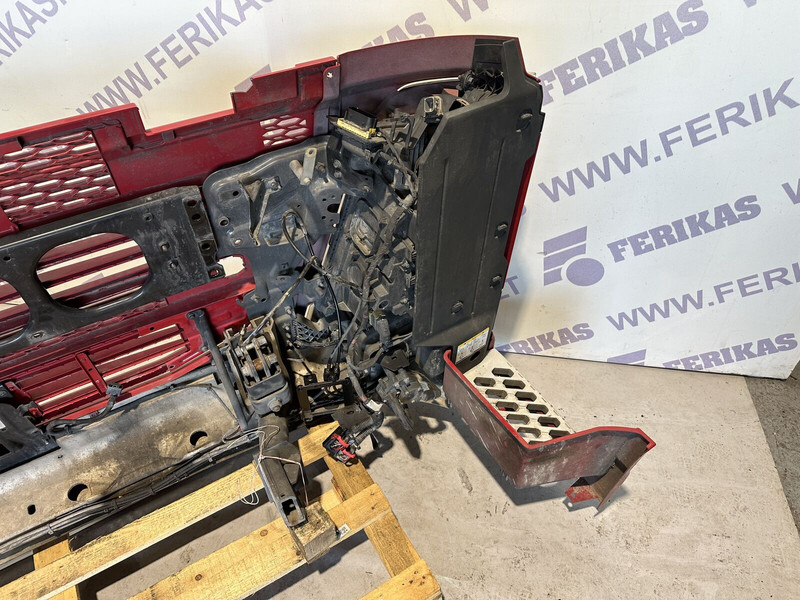 Volvo FH4 - Parachoques para Camión: foto 5 Volvo FH4 - Parachoques para Camión: foto 5