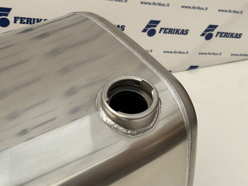 Volvo New aluminum fuel tank 700L - Depósito de combustible para Camión: foto 4 Volvo New aluminum fuel tank 700L - Depósito de combustible para Camión: foto 4