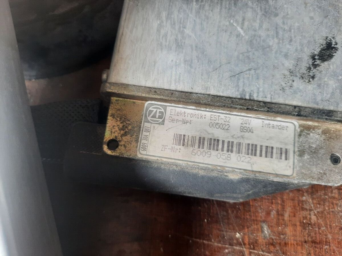 Bosch Bader 0504.1.A00 EST-32 Volvo - Unidad de control para Autobús: foto 5 Bosch Bader 0504.1.A00 EST-32 Volvo - Unidad de control para Autobús: foto 5