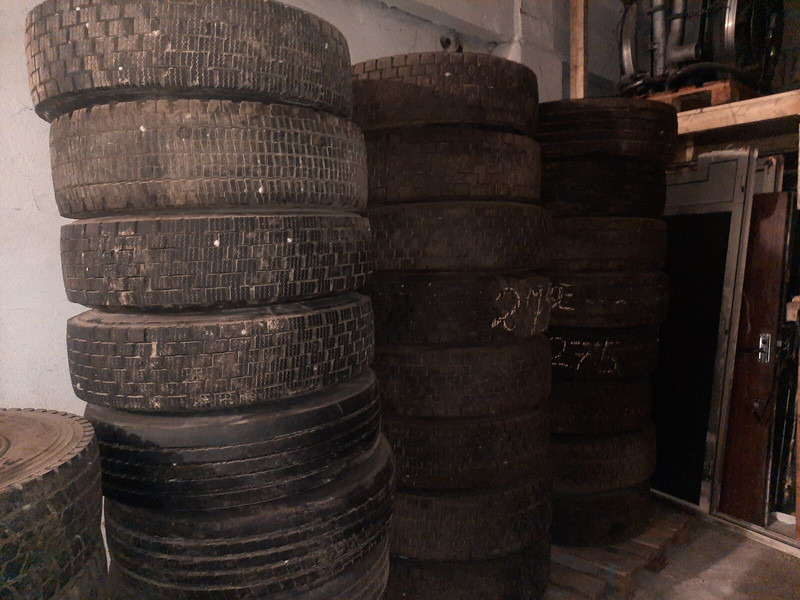 Michelin 295*80R22.5 255*70 \ 275*70* 265\70R19.5 - Neumático para Camión: foto 3 Michelin 295*80R22.5 255*70 \ 275*70* 265\70R19.5 - Neumático para Camión: foto 3