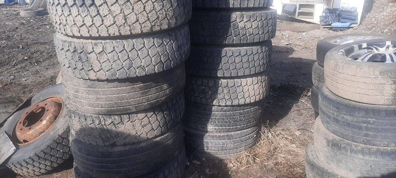 Michelin 295*80R22.5 255*70 \ 275*70* 265\70R19.5 - Neumático para Camión: foto 4 Michelin 295*80R22.5 255*70 \ 275*70* 265\70R19.5 - Neumático para Camión: foto 4
