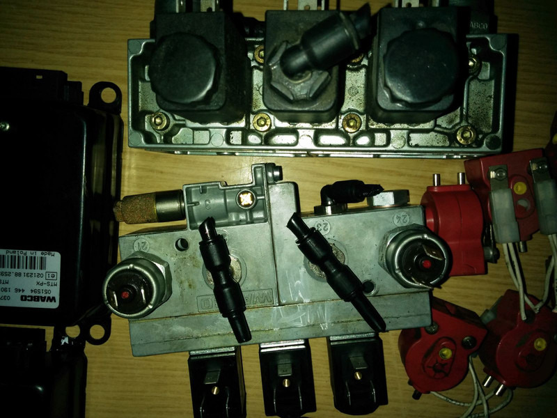 Mercedes-Benz закрытия двери BOSCH 0481500007 - Piezas de recambio: foto 4 Mercedes-Benz закрытия двери BOSCH 0481500007 - Piezas de recambio: foto 4