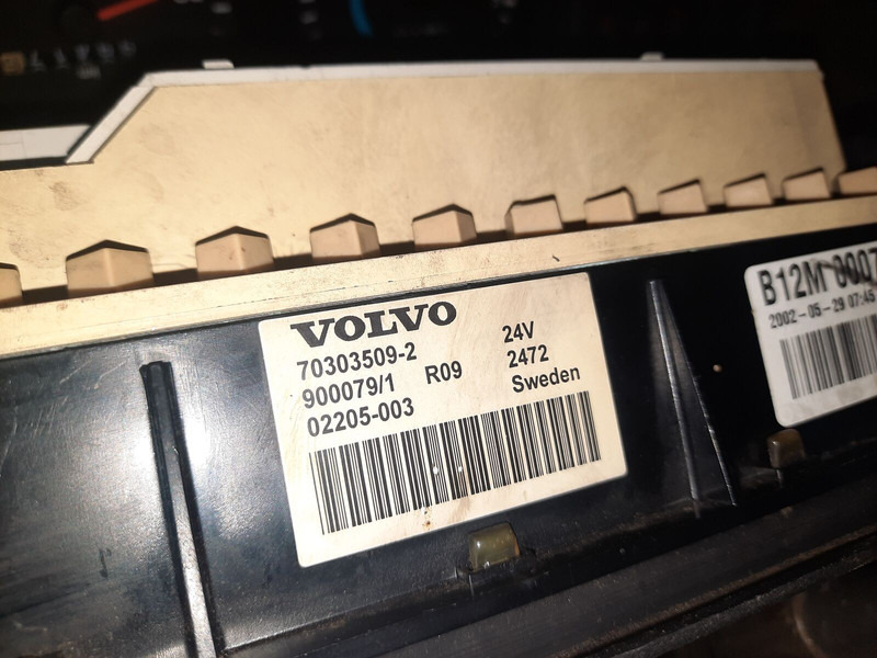 Volvo 70361832-1 . 70361831. 70329201-2 .22205475-P03. 70392912-P01/ - Salpicadero: foto 2 Volvo 70361832-1 . 70361831. 70329201-2 .22205475-P03. 70392912-P01/ - Salpicadero: foto 2