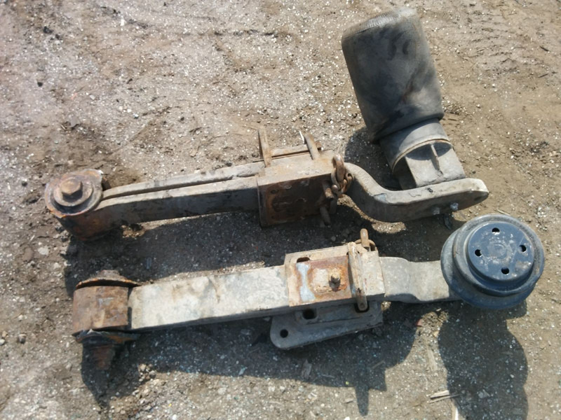 Volvo кронштейн заднего моста мерседес - Suspensión de ballestas: foto 4 Volvo кронштейн заднего моста мерседес - Suspensión de ballestas: foto 4