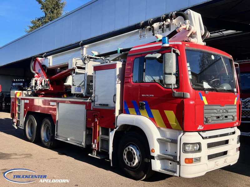 MAN TGA 26.350 Magirus ALP 320L = 32 meter, Waterpomp, 6x4, Bladgeveerd - Camión de bomberos: foto 3 MAN TGA 26.350 Magirus ALP 320L = 32 meter, Waterpomp, 6x4, Bladgeveerd - Camión de bomberos: foto 3