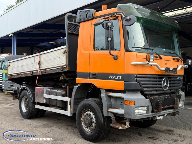 Mercedes-Benz Actros 1831 4x4 Naafreductie, Bladgeveerd, EPS, Originele kilometerstand! - Volquete camión: foto 1 Mercedes-Benz Actros 1831 4x4 Naafreductie, Bladgeveerd, EPS, Originele kilometerstand! - Volquete camión: foto 1