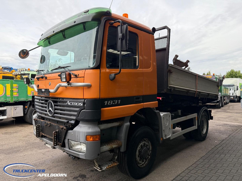 Mercedes-Benz Actros 1831 4x4 Naafreductie, Bladgeveerd, EPS, Originele kilometerstand! - Volquete camión: foto 3 Mercedes-Benz Actros 1831 4x4 Naafreductie, Bladgeveerd, EPS, Originele kilometerstand! - Volquete camión: foto 3