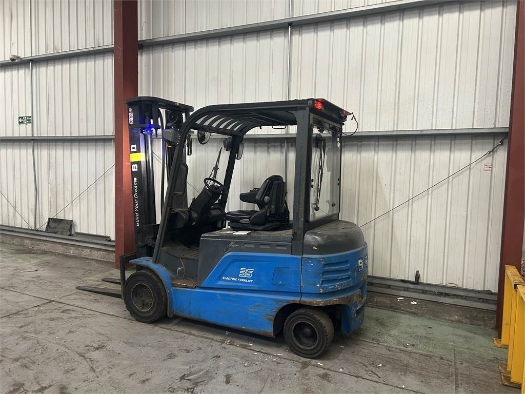 ECB35C - Carretilla elevadora eléctrica: foto 3 ECB35C - Carretilla elevadora eléctrica: foto 3