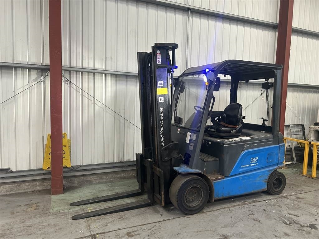 ECB35C - Carretilla elevadora eléctrica: foto 2 ECB35C - Carretilla elevadora eléctrica: foto 2