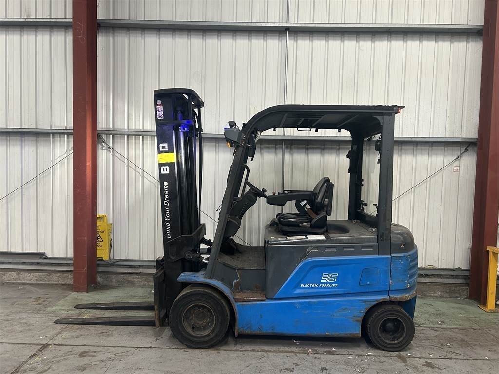 ECB35C - Carretilla elevadora eléctrica: foto 1 ECB35C - Carretilla elevadora eléctrica: foto 1