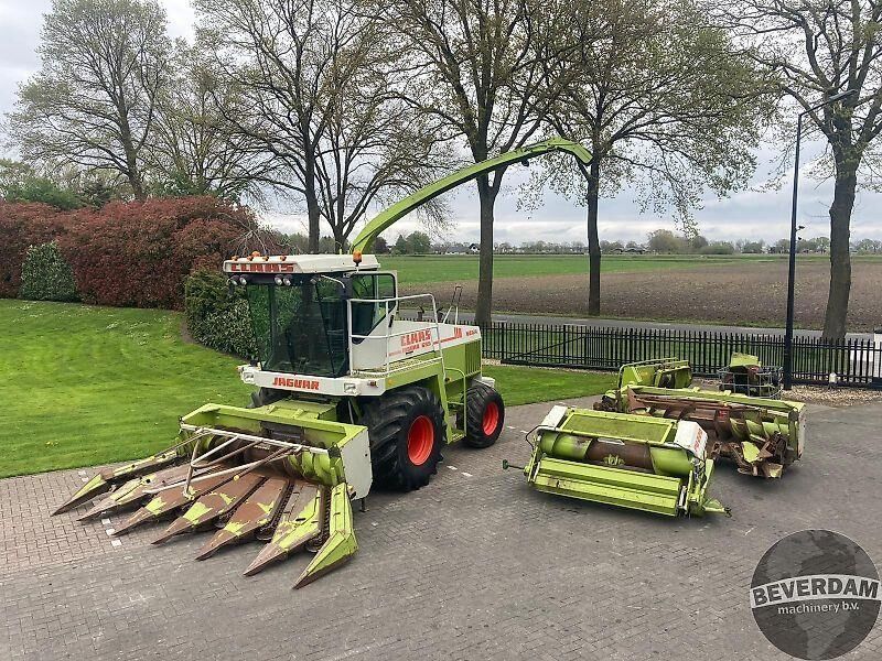 Claas Jaguar 695 Mega - Cosechadora de forraje: foto 1 Claas Jaguar 695 Mega - Cosechadora de forraje: foto 1