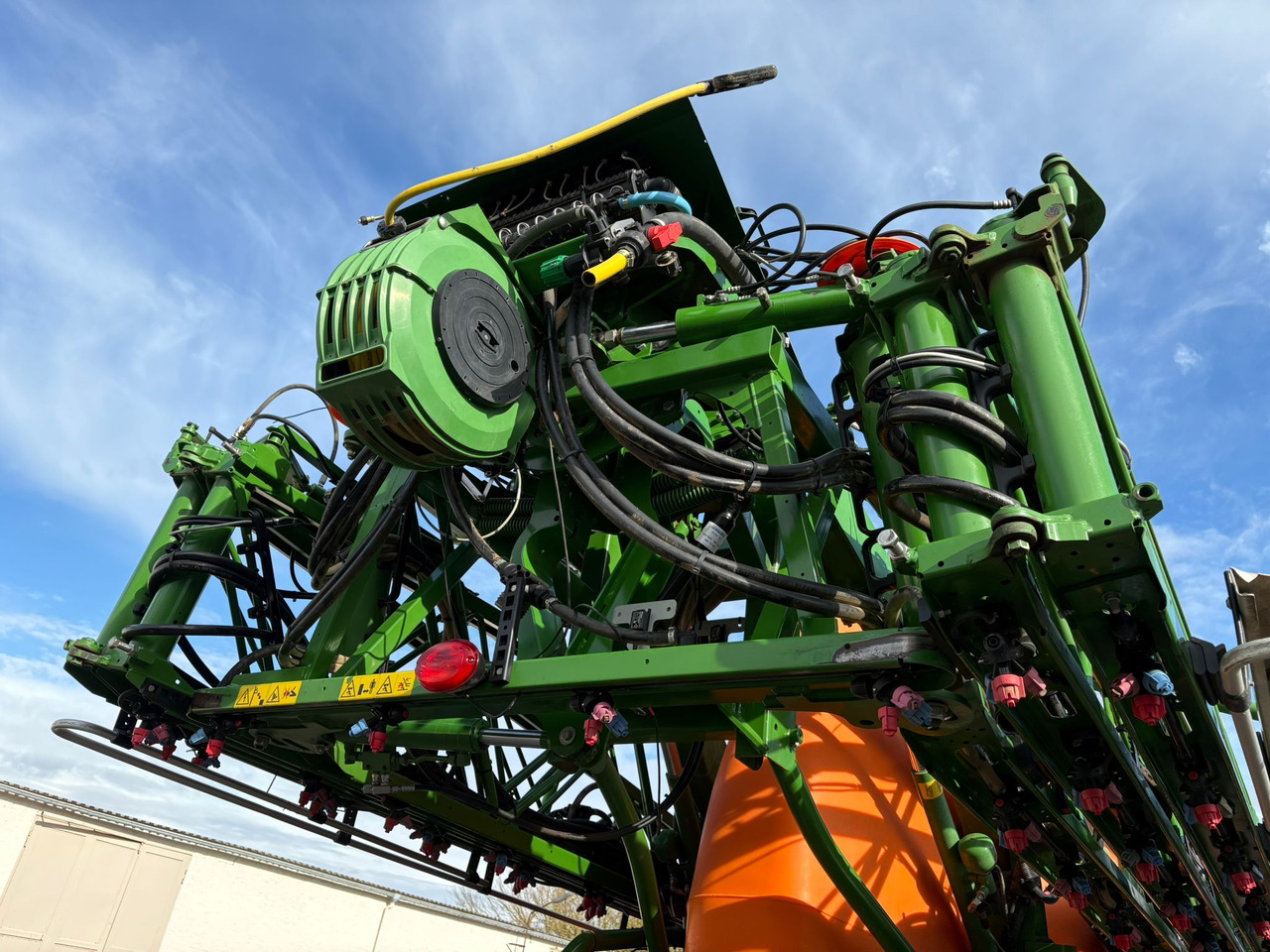 AMAZONE UX 6200 36m GPS - Pulverizador arrastrado: foto 3 AMAZONE UX 6200 36m GPS - Pulverizador arrastrado: foto 3