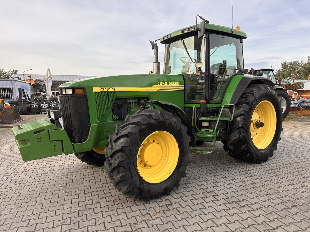 John Deere 8200 PowerShift 8.1 - Tractor: foto 2 John Deere 8200 PowerShift 8.1 - Tractor: foto 2