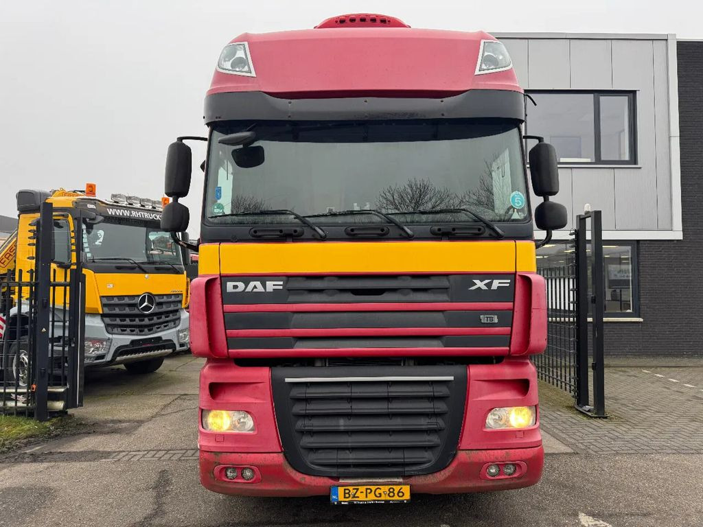 DAF XF 105.460 4X2 - EURO 5 + FULL SPOILER + NL TRUC - Cabeza tractora: foto 2 DAF XF 105.460 4X2 - EURO 5 + FULL SPOILER + NL TRUC - Cabeza tractora: foto 2