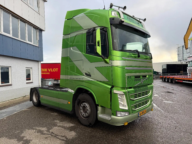 Volvo FH 460 4X2 EURO 6 + I-Shift + I-ParkCool + FULL SPOILERS - Cabeza tractora: foto 3 Volvo FH 460 4X2 EURO 6 + I-Shift + I-ParkCool + FULL SPOILERS - Cabeza tractora: foto 3