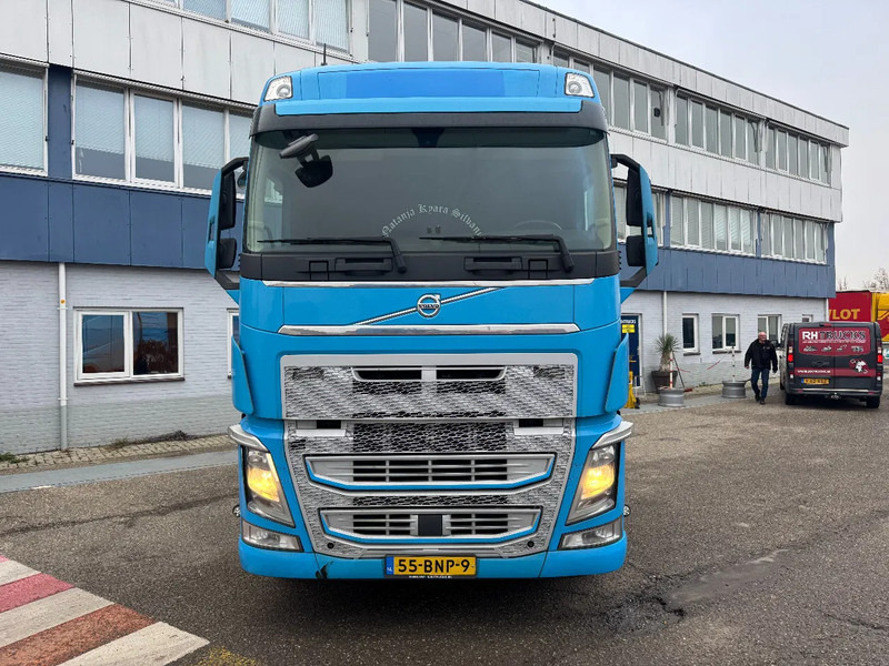 Volvo FH 460 4X2 EURO 6 LNG + DIESEL TÜV TILL 08-2026 - Cabeza tractora: foto 2 Volvo FH 460 4X2 EURO 6 LNG + DIESEL TÜV TILL 08-2026 - Cabeza tractora: foto 2