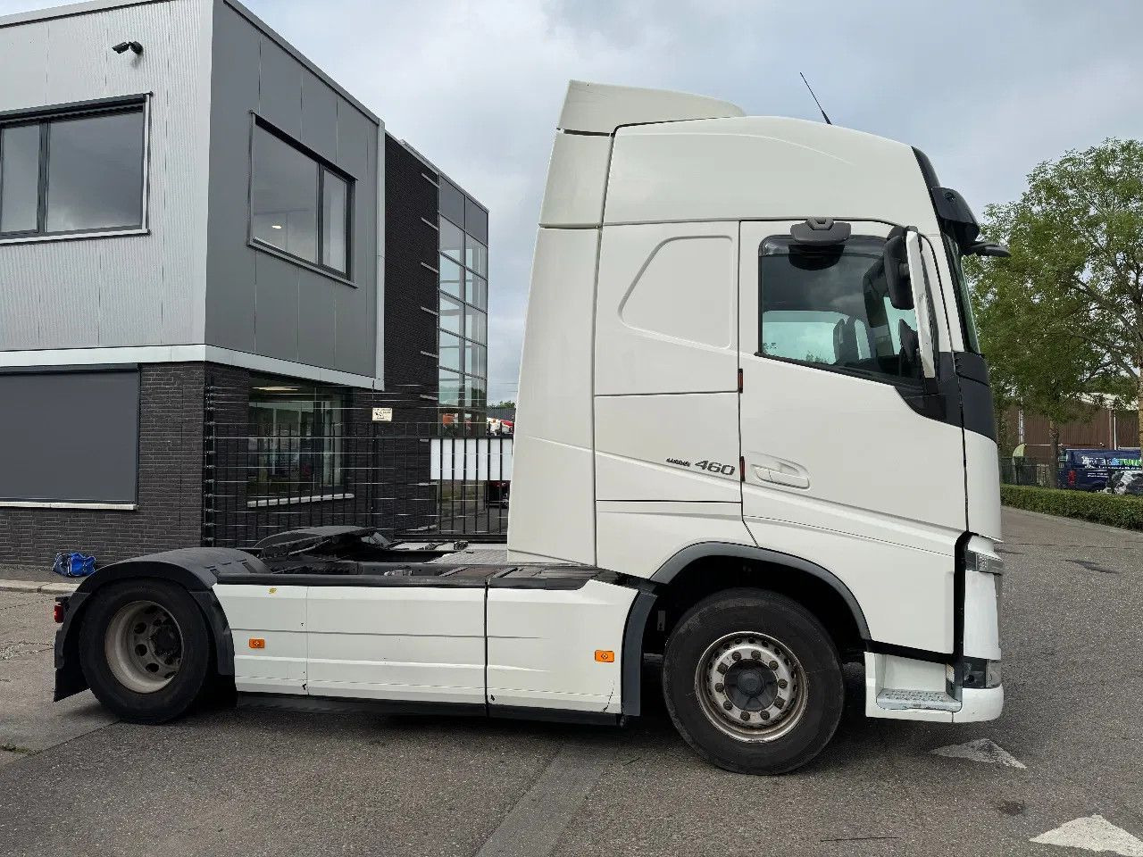 Volvo FH 460 4X2 EURO 6 SKIRTS SPOILERS HYDRAULIC - Cabeza tractora: foto 4 Volvo FH 460 4X2 EURO 6 SKIRTS SPOILERS HYDRAULIC - Cabeza tractora: foto 4