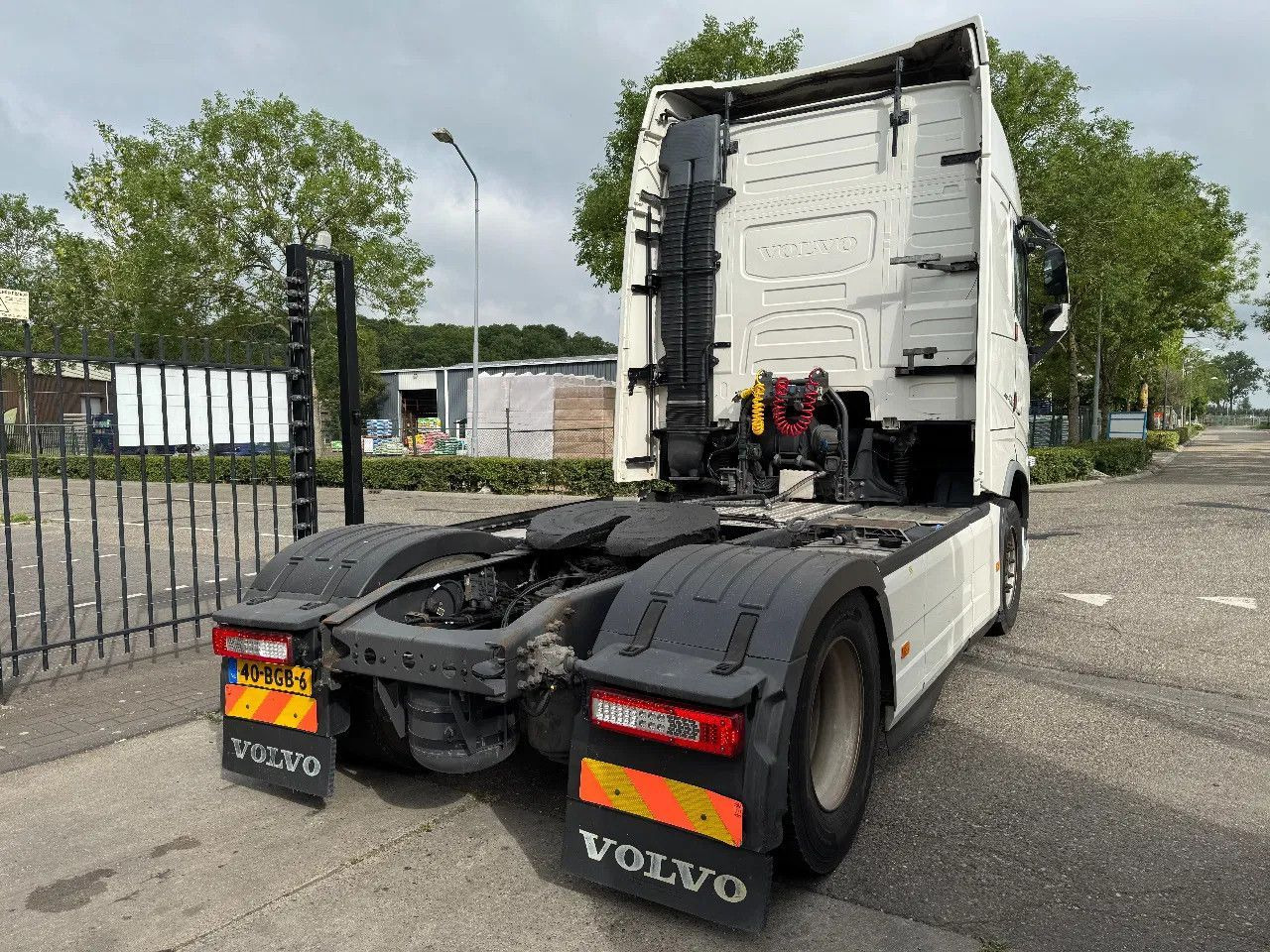 Volvo FH 460 4X2 EURO 6 SKIRTS SPOILERS HYDRAULIC - Cabeza tractora: foto 5 Volvo FH 460 4X2 EURO 6 SKIRTS SPOILERS HYDRAULIC - Cabeza tractora: foto 5