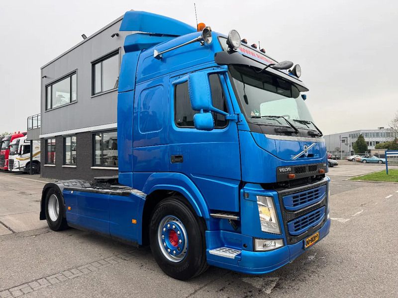 Volvo FM 370 4X2 EURO 6 SKIRTS SPOILERS I-SHIFT - Cabeza tractora: foto 3 Volvo FM 370 4X2 EURO 6 SKIRTS SPOILERS I-SHIFT - Cabeza tractora: foto 3