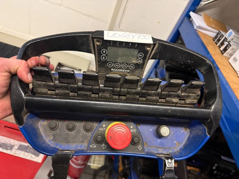 Cabeza tractora Volvo FM 480 8X2 FASSI 1300AXP28 EURO 5: foto 6 Cabeza tractora Volvo FM 480 8X2 FASSI 1300AXP28 EURO 5: foto 6