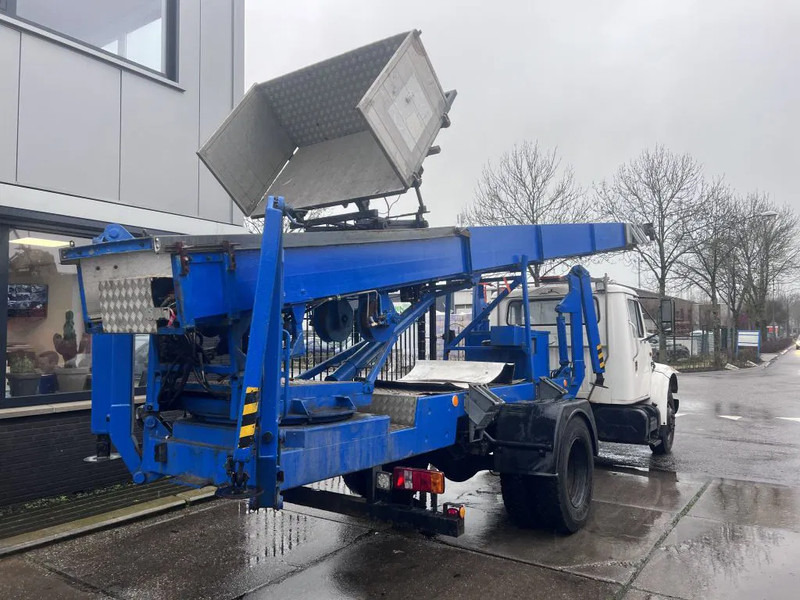 International 4600 4x2 210HP + TEUPEN hyLIFT - Camión: foto 4 International 4600 4x2 210HP + TEUPEN hyLIFT - Camión: foto 4