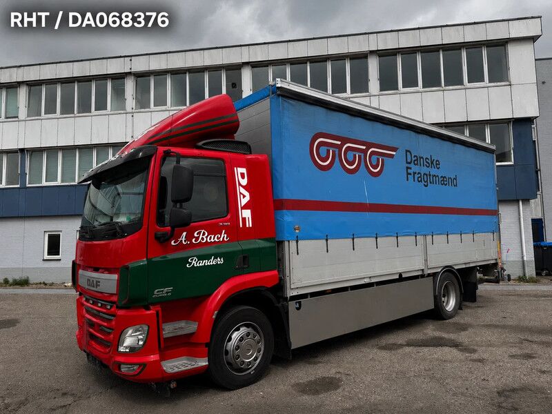 DAF CF 330 4X2 EURO 6 SCHUIFZEIL + ZEPRO LIFT 2500 KG - Camión caja cerrada: foto 1 DAF CF 330 4X2 EURO 6 SCHUIFZEIL + ZEPRO LIFT 2500 KG - Camión caja cerrada: foto 1
