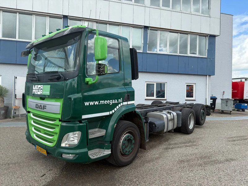 DAF CF 400 6X2 EURO 6 - ONLY 689.209 KM + STEERING AXLE - Chasis camión: foto 1 DAF CF 400 6X2 EURO 6 - ONLY 689.209 KM + STEERING AXLE - Chasis camión: foto 1