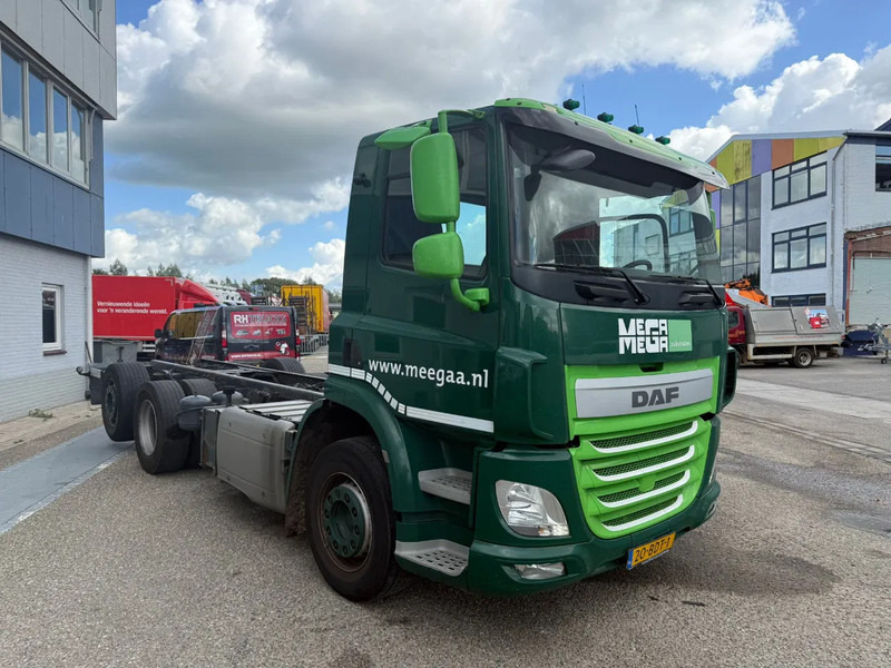 DAF CF 400 6X2 EURO 6 - ONLY 689.209 KM + STEERING AXLE - Chasis camión: foto 2 DAF CF 400 6X2 EURO 6 - ONLY 689.209 KM + STEERING AXLE - Chasis camión: foto 2