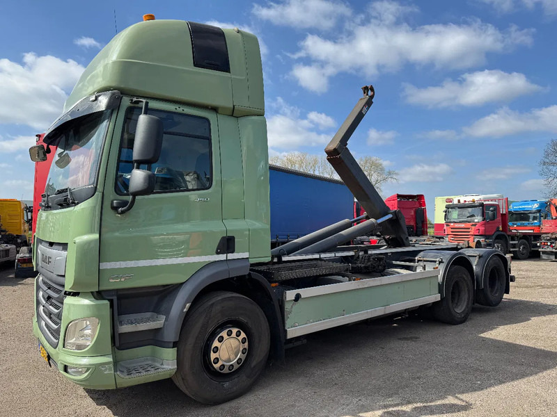 DAF CF 450 6X2 EURO 6 VDL 21T HOOK LIFTING AXLE - Multibasculante camión: foto 4 DAF CF 450 6X2 EURO 6 VDL 21T HOOK LIFTING AXLE - Multibasculante camión: foto 4