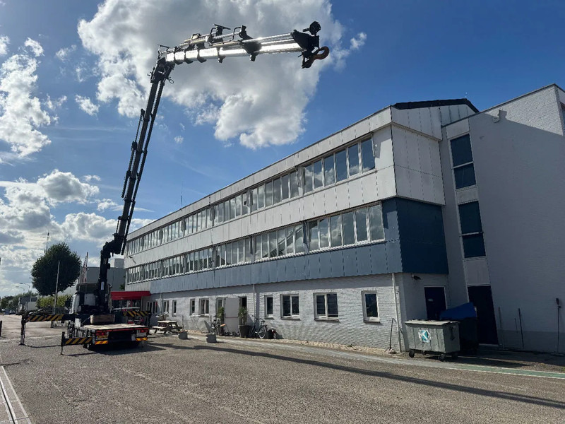 DAF CF 85.410 8X2 EURO 5 PALFINGER PK60002 + FLY JIB + REMOTE + TWISTLOCKS - Camión grúa: foto 3 DAF CF 85.410 8X2 EURO 5 PALFINGER PK60002 + FLY JIB + REMOTE + TWISTLOCKS - Camión grúa: foto 3