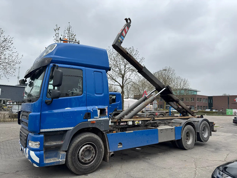 DAF CF 85 6X2 - EURO 5 + VDL HOOK + LIFT AXLE + TÜV 10-2025 - Multibasculante camión: foto 1 DAF CF 85 6X2 - EURO 5 + VDL HOOK + LIFT AXLE + TÜV 10-2025 - Multibasculante camión: foto 1