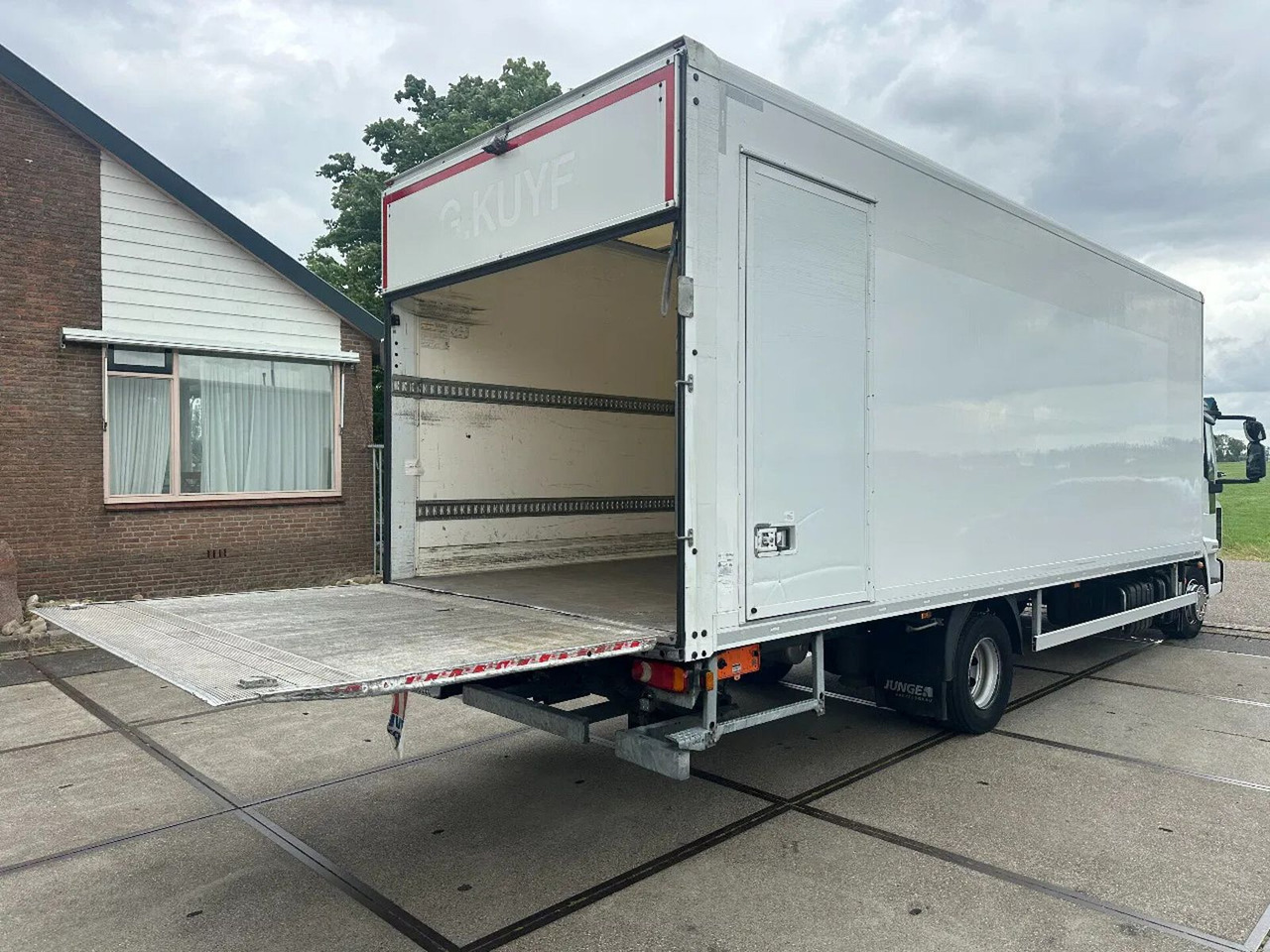Iveco ML 120 -220 L, DHOLLANDIA LIFT, BOX 730X250X240 - Camión caja cerrada: foto 4 Iveco ML 120 -220 L, DHOLLANDIA LIFT, BOX 730X250X240 - Camión caja cerrada: foto 4