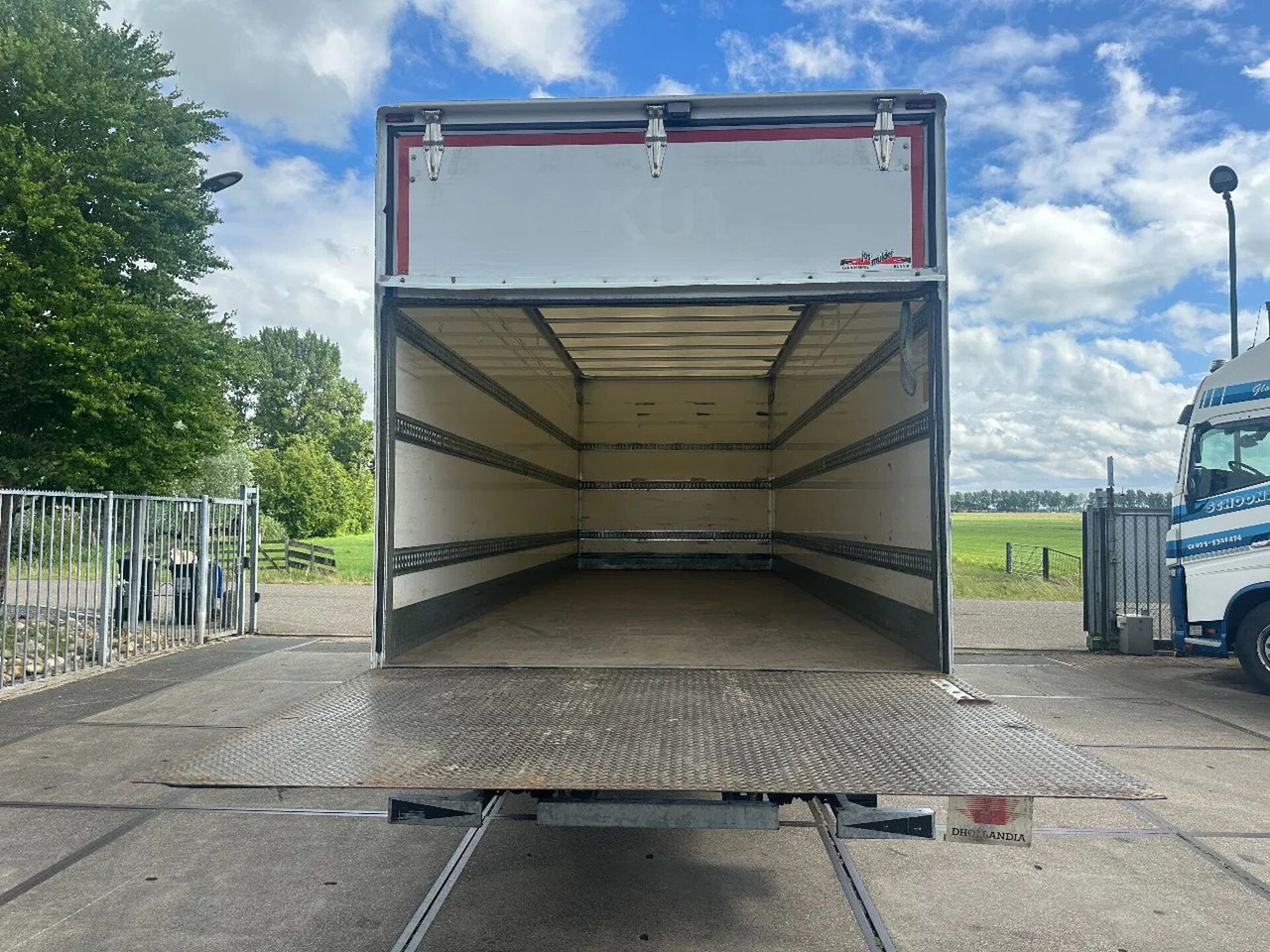 Iveco ML 150 -220, DHOLLANDIA LIFT, BOX 760X250X250 CM - Camión caja cerrada: foto 5 Iveco ML 150 -220, DHOLLANDIA LIFT, BOX 760X250X250 CM - Camión caja cerrada: foto 5
