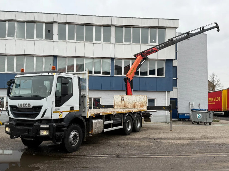 Iveco Trakker 360 6X4 EURO 6 + PALFINGER PK20001K + REMOTE CONTROL - Camión caja abierta, Camión grúa: foto 1 Iveco Trakker 360 6X4 EURO 6 + PALFINGER PK20001K + REMOTE CONTROL - Camión caja abierta, Camión grúa: foto 1
