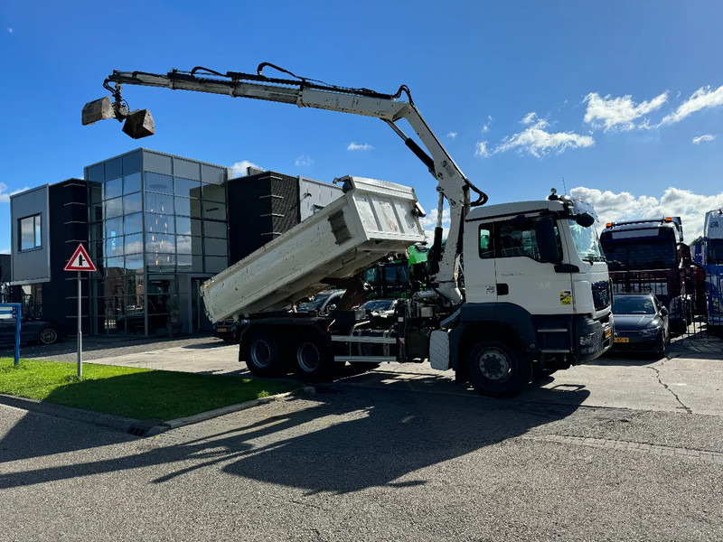 MAN TGS 26.400 6X4 HIAB 166D + REMOTE CONTROL + 2 WAYS KIPPER TÜV TILL 07-2025 - Volquete camión, Camión grúa: foto 4 MAN TGS 26.400 6X4 HIAB 166D + REMOTE CONTROL + 2 WAYS KIPPER TÜV TILL 07-2025 - Volquete camión, Camión grúa: foto 4