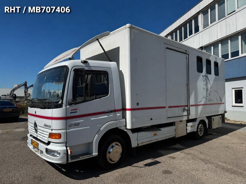 Mercedes-Benz 970-01 4X2 15OPK PAARDENWAGEN - Camión para caballos: foto 1 Mercedes-Benz 970-01 4X2 15OPK PAARDENWAGEN - Camión para caballos: foto 1