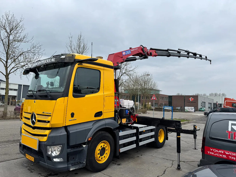 Mercedes-Benz Actros 1845 4X2 - EURO 6 + HMF 2820 + REMOTE + ONLY 105.446 KM - Camión grúa: foto 1 Mercedes-Benz Actros 1845 4X2 - EURO 6 + HMF 2820 + REMOTE + ONLY 105.446 KM - Camión grúa: foto 1