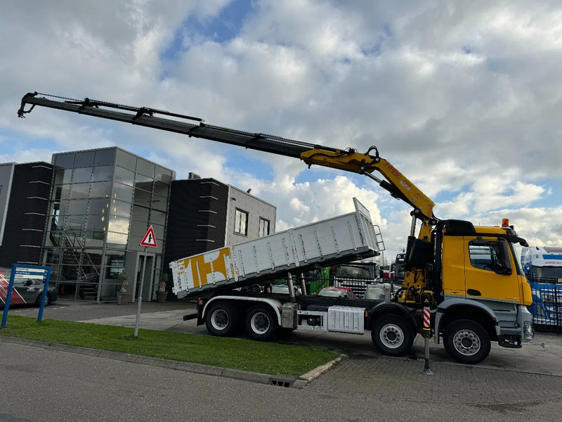 Mercedes-Benz Arocs 4448 8X4 + EURO 6 + FASSI F315 + REMOTE + KIPPER + STEERING AXLE - Volquete camión, Camión grúa: foto 3 Mercedes-Benz Arocs 4448 8X4 + EURO 6 + FASSI F315 + REMOTE + KIPPER + STEERING AXLE - Volquete camión, Camión grúa: foto 3