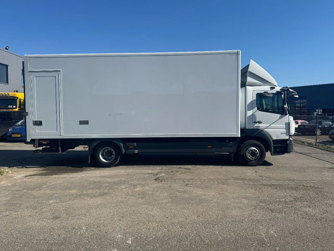 Mercedes-Benz Atego 1224 4X2 EURO 6 CARGOLOCK BOX TÜV 09-2025 - Camión caja cerrada: foto 4 Mercedes-Benz Atego 1224 4X2 EURO 6 CARGOLOCK BOX TÜV 09-2025 - Camión caja cerrada: foto 4