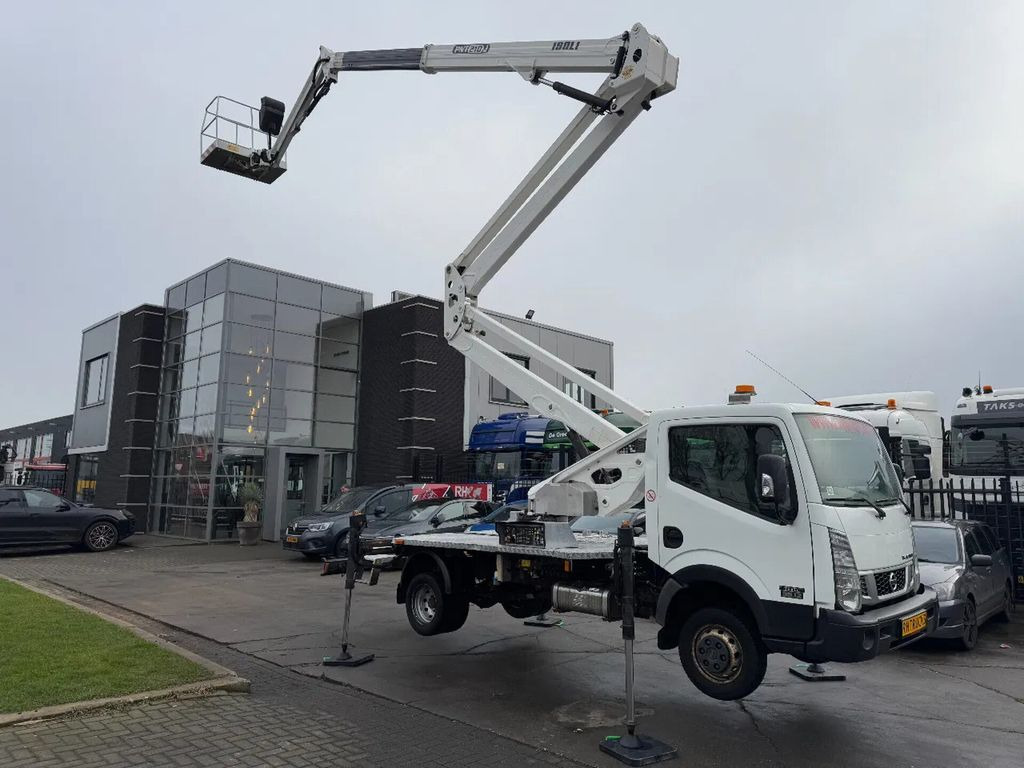 Nissan CABSTAR 35.12 + ISOLI 21 METER AERIAL PLATFORM - Camión con plataforma elevadora: foto 3 Nissan CABSTAR 35.12 + ISOLI 21 METER AERIAL PLATFORM - Camión con plataforma elevadora: foto 3