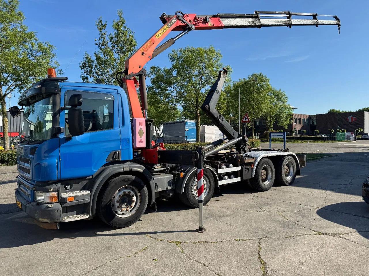 Scania P380 8X4 PALFINGER HOOK + PALFINGER PK16502 + RE - Multibasculante camión, Camión grúa: foto 1 Scania P380 8X4 PALFINGER HOOK + PALFINGER PK16502 + RE - Multibasculante camión, Camión grúa: foto 1