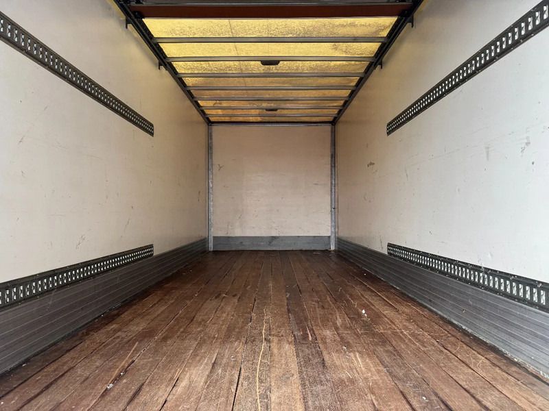 Camión caja cerrada Volvo FL 12.240 4X2 EURO 5 CLOSED BOX TÜV TILL 12-2026: foto 10 Camión caja cerrada Volvo FL 12.240 4X2 EURO 5 CLOSED BOX TÜV TILL 12-2026: foto 10
