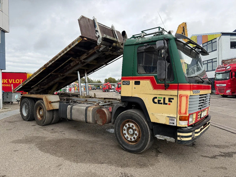 Volvo FL 12.420 6X2 MANUAL GEAR / FULL STEEL SUSP. / 10 TYRES / HUB REDUCT. + CABLELIFT TIPPER + CONTAINER FLATBED - Camión con equipo de cable: foto 3 Volvo FL 12.420 6X2 MANUAL GEAR / FULL STEEL SUSP. / 10 TYRES / HUB REDUCT. + CABLELIFT TIPPER + CONTAINER FLATBED - Camión con equipo de cable: foto 3
