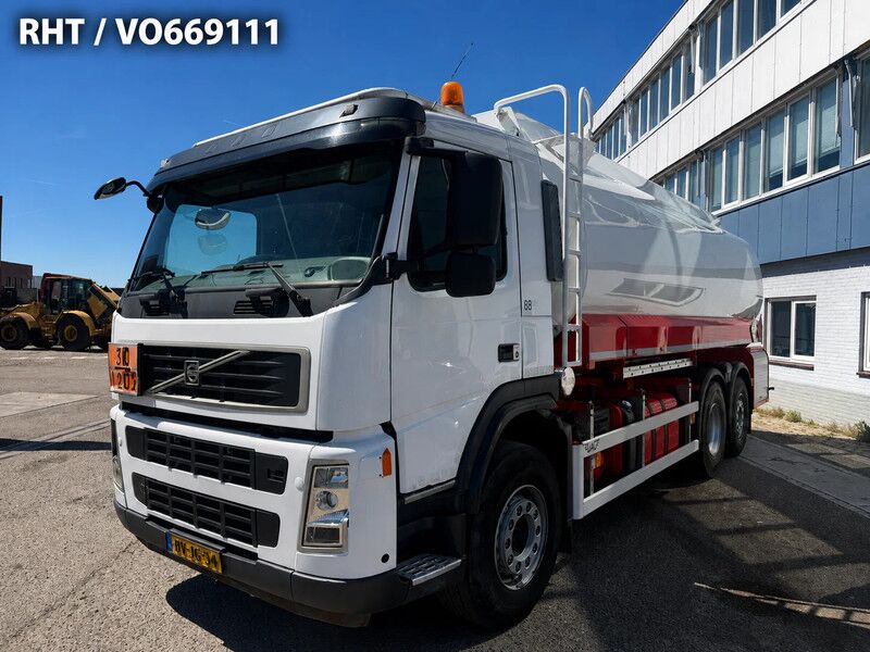Volvo FM 6X2 EURO 5 TANKWAGEN + SLANGEN - Cisterna camión: foto 1 Volvo FM 6X2 EURO 5 TANKWAGEN + SLANGEN - Cisterna camión: foto 1