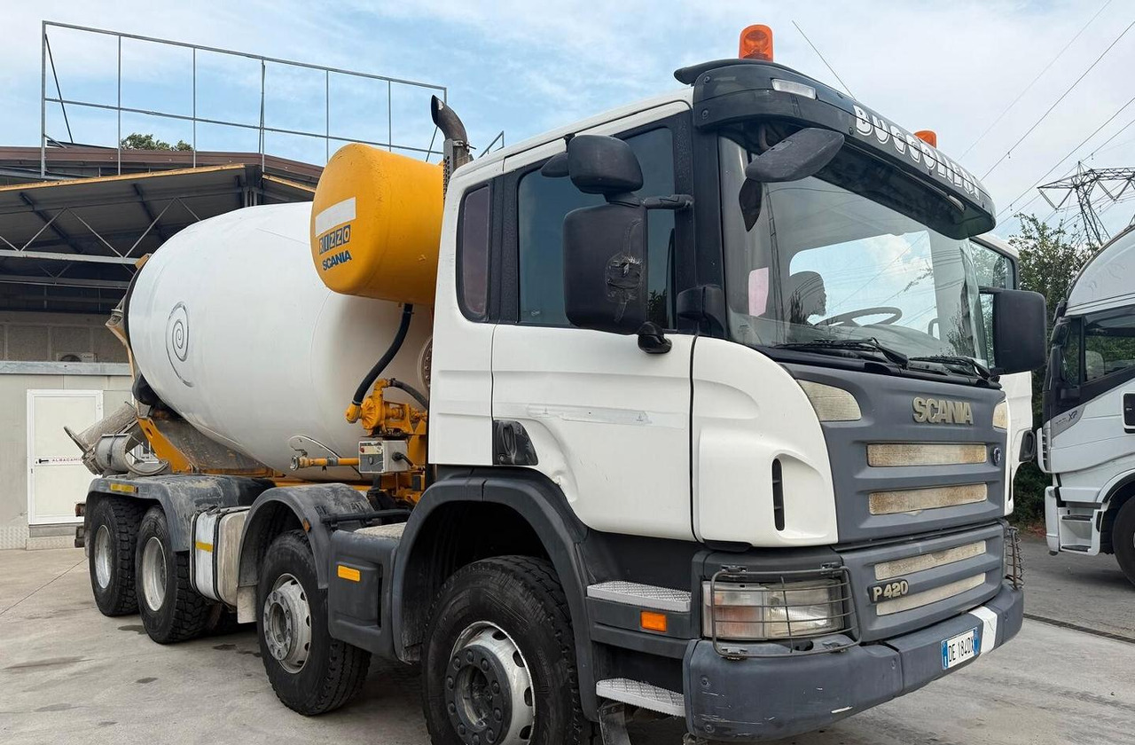 Autobetoniera Scania 420 4 assi - Camión hormigonera: foto 1 Autobetoniera Scania 420 4 assi - Camión hormigonera: foto 1
