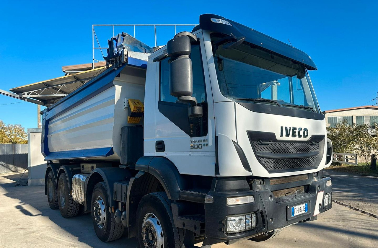 Iveco Trakker 500 anno 2020 - Volquete camión: foto 1 Iveco Trakker 500 anno 2020 - Volquete camión: foto 1