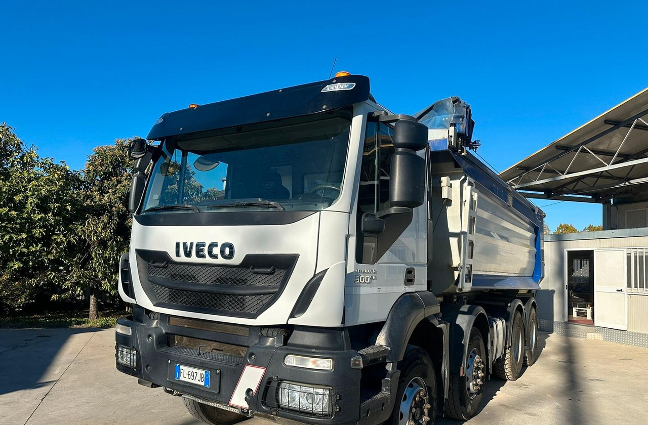 Iveco Trakker 500 anno 2020 - Volquete camión: foto 2 Iveco Trakker 500 anno 2020 - Volquete camión: foto 2
