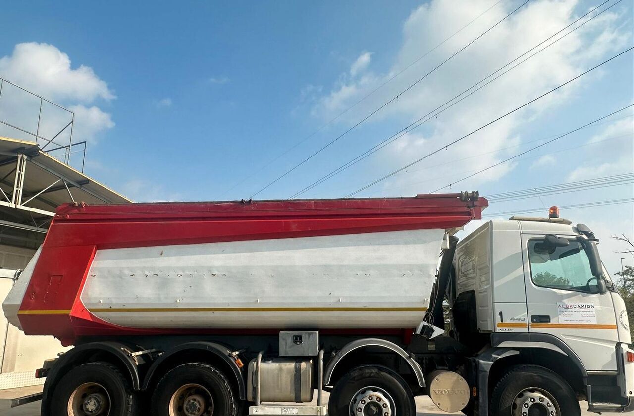 Volvo FM 12 460 4 assi ribaltabile - Volquete camión: foto 3 Volvo FM 12 460 4 assi ribaltabile - Volquete camión: foto 3